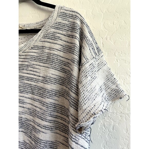 Free People Beach Short Sleeve Textured Oversized Top Woman's Size L Distressed - Picture 7 of 16